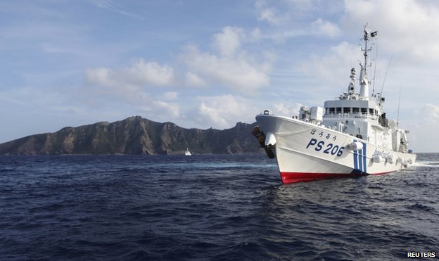 Một tàu hải giám của Nhật Bản gần quần đảo Điếu Ngư/ Senkaku  năm ngoái
