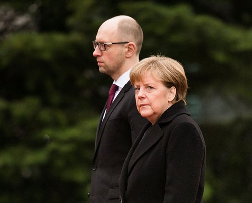 Thủ tướng Ukraine Yatsenyuk và Thủ tướng Đức Angela Merkel