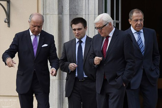 Ngoại trưởng bốn nước trong một cuộc gặp tại Ukraine hồi tháng 8/2014