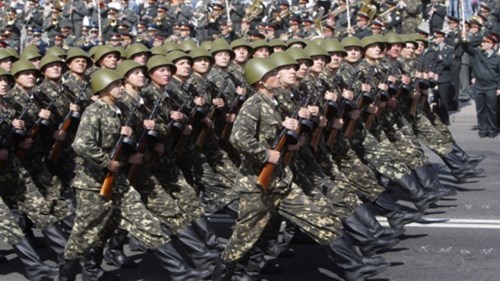 Tổng thống Ukraine lệnh Tổng động viên 50.000 quân