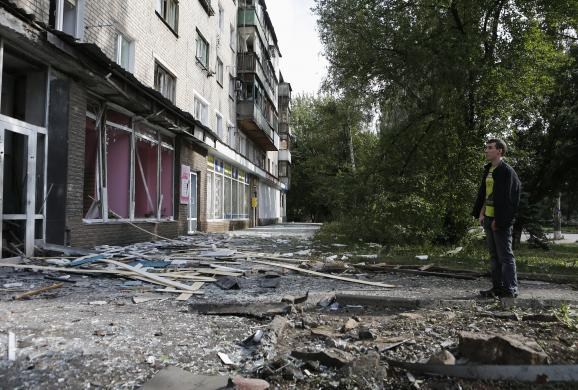 Hiện trường Donetsk hỗn loạn sau khi bị quân ly khai Ukraina pháo kích hồi tháng 8