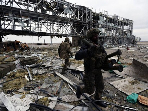 Sân bay Donetsk bị tàn phá nặng nề
