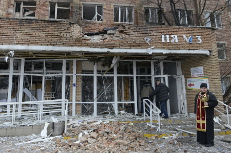 Một bệnh viên tại Donetsk bị trúng đạn pháo