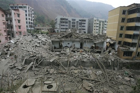 Những trận động đất kinh hoàng gây ra nhiều thiệt hại về người và của
