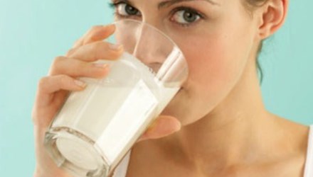 Sữa còn có nguy cơ gây hại cho da