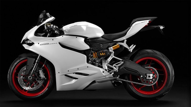 Thiết kế tổng thể của xe Ducati 959 Panigale không có nhiều sự khác biệt so với đàn anh 