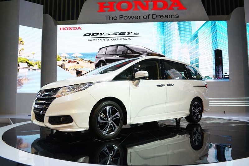 Xe Honda Odyssey thế hệ trước mới ra măt tại Việt Nam