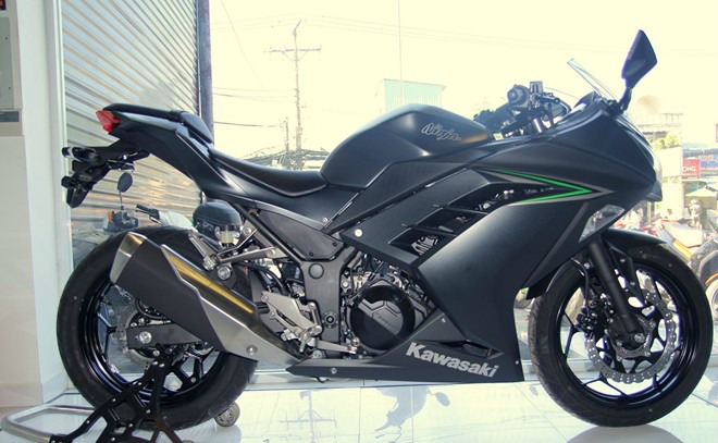 Kawasaki Ninja 300 ABS 2016 được bán giá 169 triệu đồng