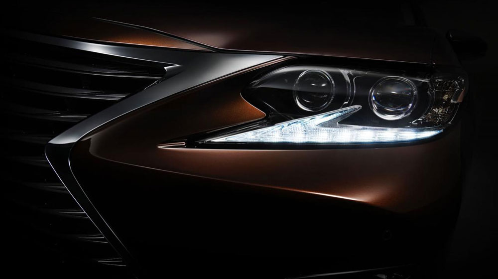 Hình ảnh đầu tiên của xe Lexus ES 2016 thế hệ mới lộ diện