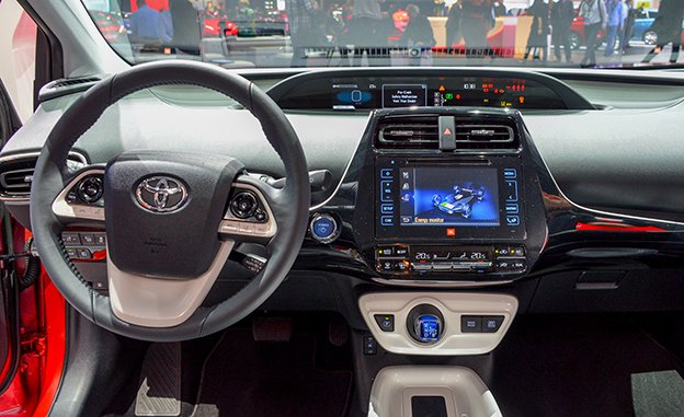 Nội thất của Toyota Prius 2016 được thiết kế thỏa mãn bất kỳ chủ nhân khó tính nào