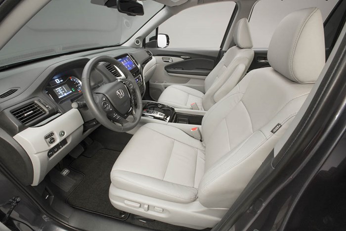 Nội thất của Pilot - phiên bản xe ô tô mới được tăng thêm độ tinh tế thông qua các vật liệu chất lượng cao