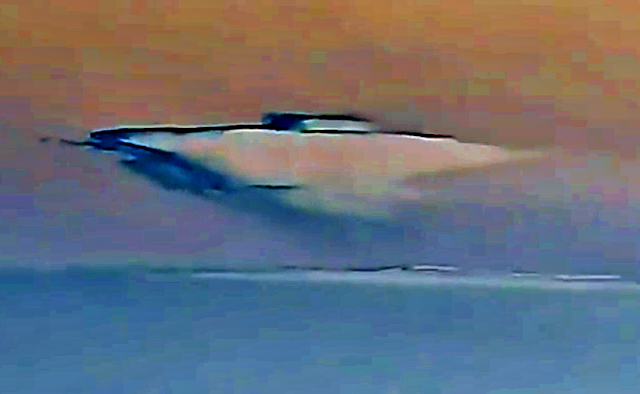  Hình ảnh UFO được một người phụ nữ chụp được tại Ấn Độ. Ảnh: Theo: ufosightingsdaily