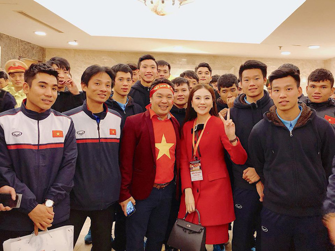 Chuyên giả gái làm trò, Đức Chinh quả là ‘cây hài’ của U23 Việt Nam