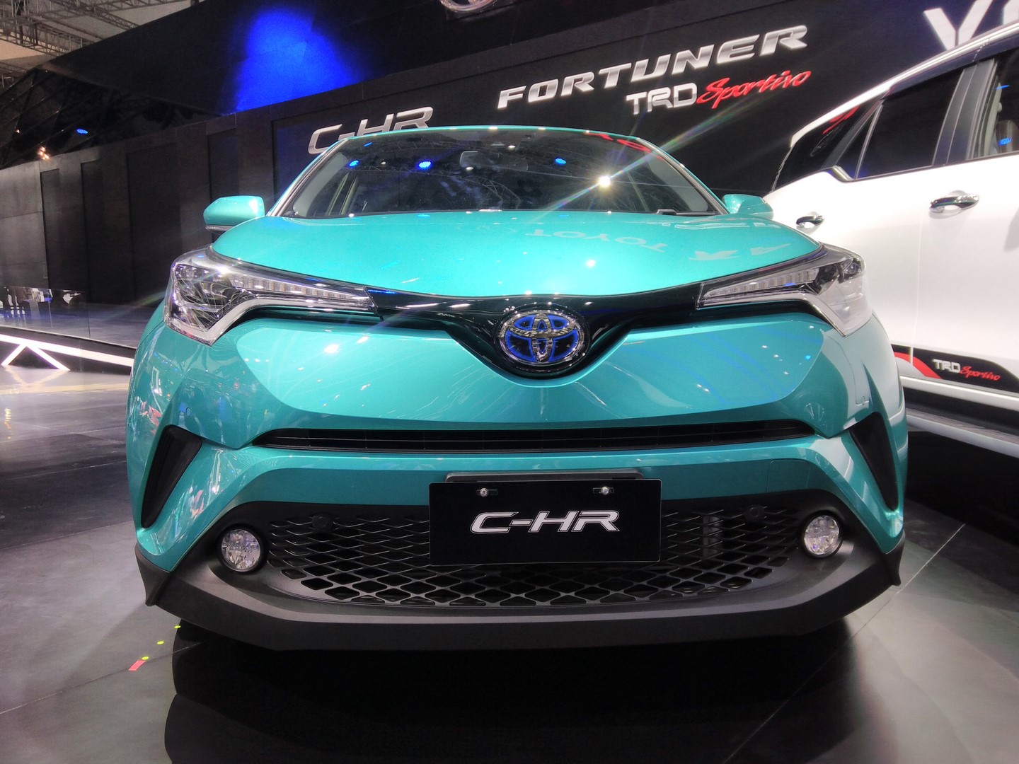 Đây là nguyên nhân khiến Toyota C-HR tại Việt Nam đắt hơn Indonesia tới hơn 1 tỷ đồng