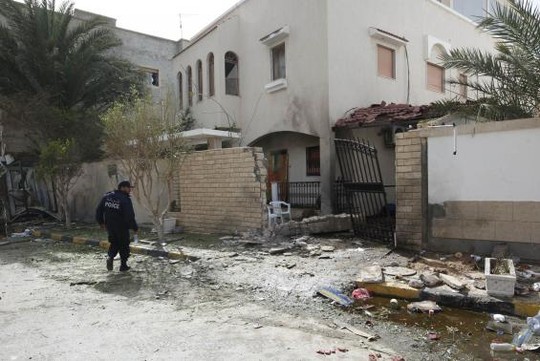 Khủng bố IS đánh bom kép vào nơi cư trú của đại sứ Iran tại thủ đô Tripoli – Libya 