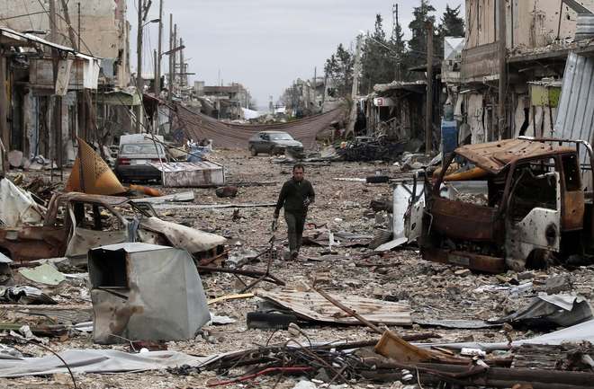 Kobani hoang tàn sau những trận bắn phá với khủng bố IS