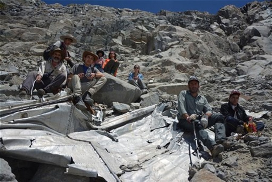 Đoàn leo núi tìm thấy xác máy bay đã mất tích hơn nửa thế kỷ là tin tức mới cập nhật 24h hôm nay