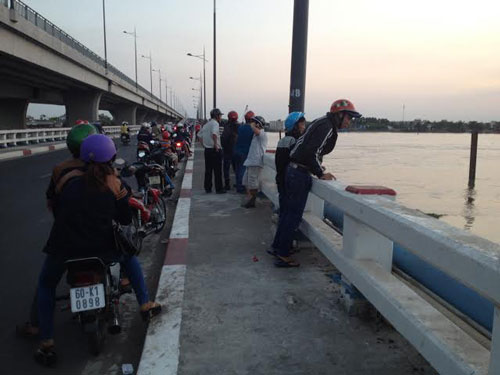 Tin tức mới nhất 24h đưa tin phụ nữ tự tự ở sông Đồng Nai hôm mùng 4 Tết