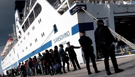 Cảng Lampedusa ở Italy, nơi thường xuyên 'hứng chịu' làn sóng di cư từ Libya