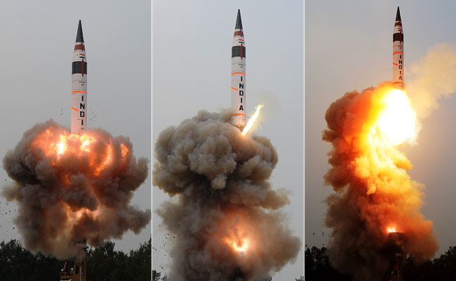 Tên lửa Agni-5 được bắn lên từ bãi thử Integrated Test Range