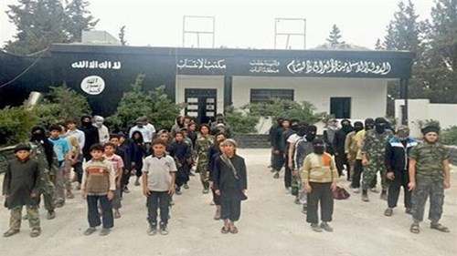 Khủng bố IS bắt trẻ em lên 10 đào tạo thành chiến binh tham gia chiến đấu ở Iraq và Syria