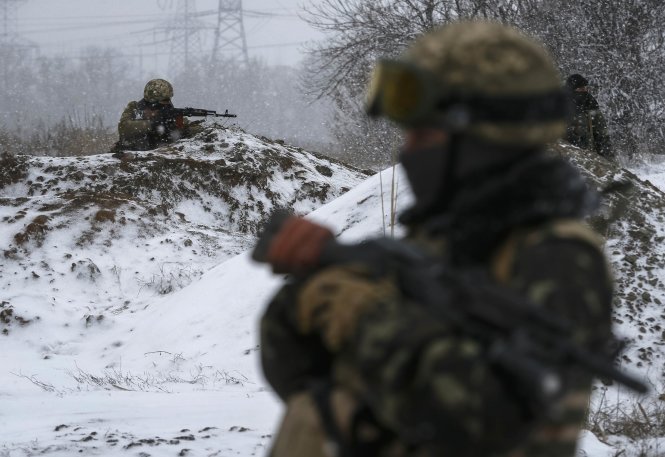 ​Binh sĩ quân đội Ukraine chốt các vị trí tại khu vực Debaltseve