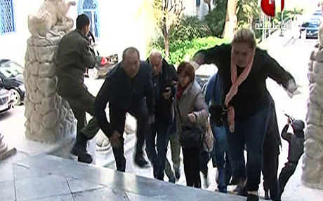 Một vụ tấn công của khủng bố IS làm 19 người chết đã xảy ra tại thủ đô Tusinia trưa 18/3