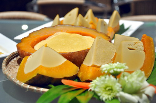 Cách làm bánh trứng bí ngô cực hấp dẫn mang đậm không khí ngày Halloween