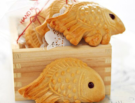 Cách làm bánh trung thu hình con cá dễ thương với các nguyên liệu đơn giản