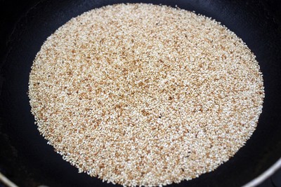 Các bước cho món muối vừng thơm bùi ăn cùng xôi trắng