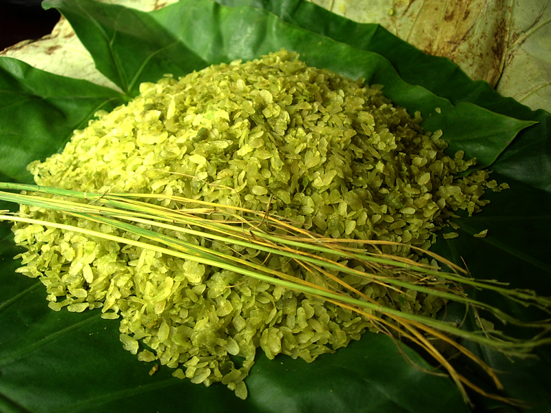Cốm là nguyên liệu quan trọng trong cách nấu chè cốm sữa dừa đậu xanh