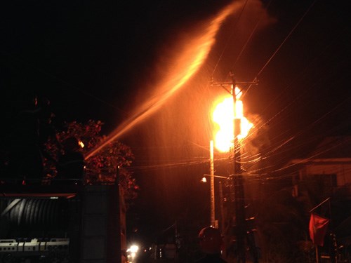 Nổ bình biến áp đêm giao thừa ở Hưng Yên khiến hàng chục hộ dân mất điện là tin tức mới cập nhật 24h ngày 19/02/2015