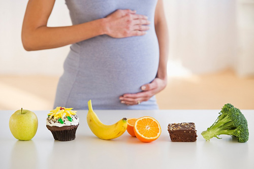 Chế độ dinh dưỡng cho bà bầu 3 tháng đầu thai kỳ đóng vai trò quan trọng đối với sức khỏe các mẹ
