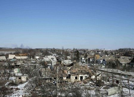 Thị trấn Debaltseve hoang tàn sau cuộc tổng tấn công của phe ly khai là tin tức mới cập nhật 24h ngày 21/02/2015