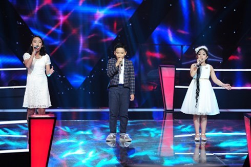 Ở vòng Đối đầu của Giọng hát Việt nhí 2015, Hồng Minh đã thể hiện xuất sắc và được chọn đi tiếp