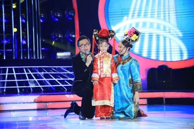 Lan Phương thích thú khi đóng vai Dung Mama cùng Bảo Ngọc trong chương trình Gương mặt thân quen nhí 2015