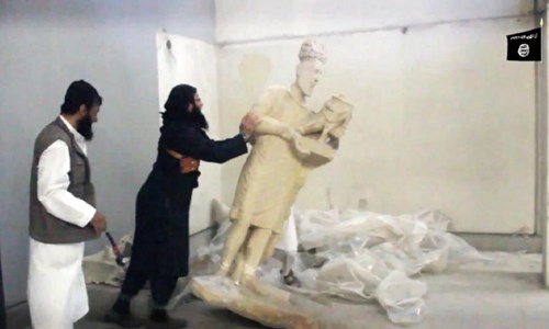 Binh lính khủng bố IS phá hủy cổ vật trong bảo tàng Mosul, Iraq