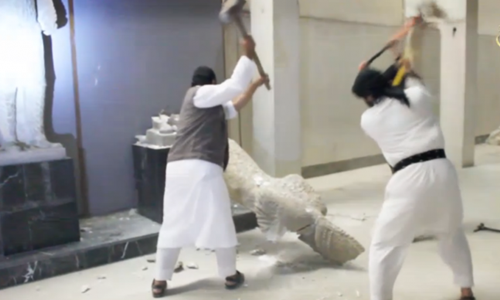 Phiến quân Nhà nước Hồi giáo đập phá các bức tượng ở Mosul trong video đăng tải hôm 26/2