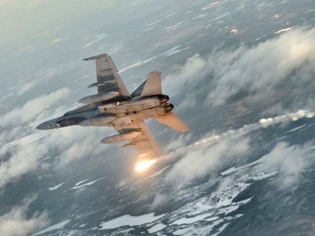 Máy bay chiến đấu CF-18 của Canada tham gia chiến dịch không kích nhằm vào IS 