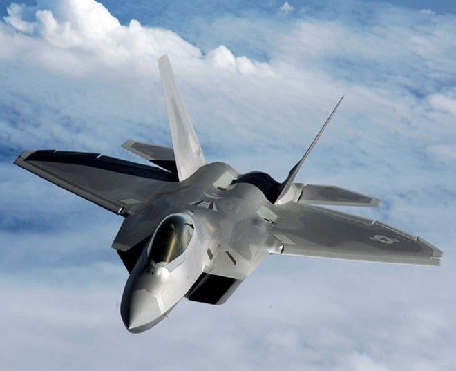 Máy bay chiến đấu Lockheed Martin F-22 Raptor - một trong 5 máy bay đắt nhất của Mỹ