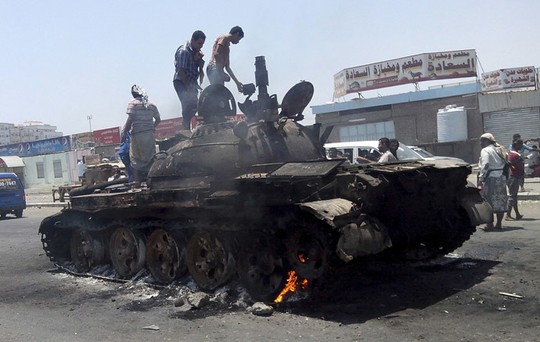 Thành phố Aden đang giao tranh khốc liệt