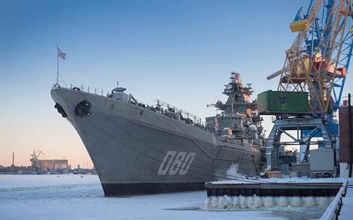  Tuần dương hạm Đô đốc Nakhimov được trang bị động cơ hạt nhân công suất 600 MW.
