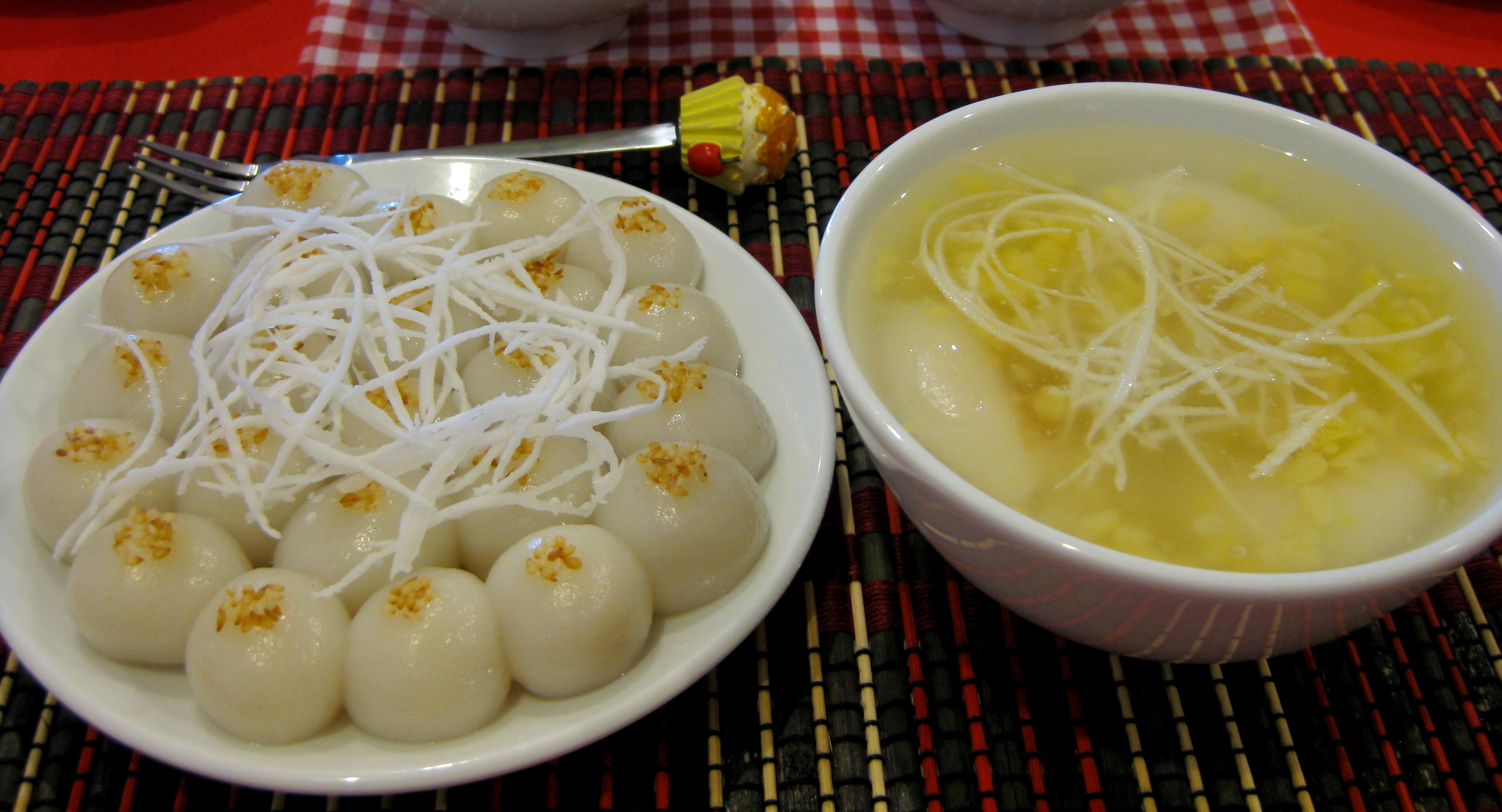 Bánh trôi bánh chay đã trở thành món ăn truyền thống trong ngày Tết Hàn thực 3/3 âm lịch