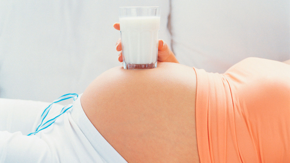 Trẻ sơ sinh có nguy cơ chậm phát triển não bộ do mẹ uống sữa hữu cơ trong quá trình mang thai