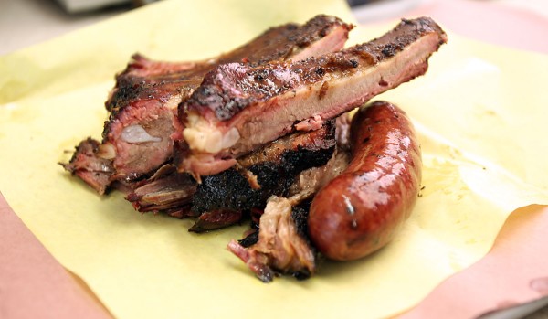 Thịt nướng được nấu chín ở nhiệt độ cao có thể sinh ra các chất độc hại gây ung thư thận