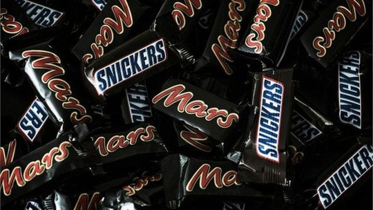 Hãng bánh kẹo Mars thu hồi socola trên 55 quốc gia do phát hiện miếng nhựa trong thanh Snickers