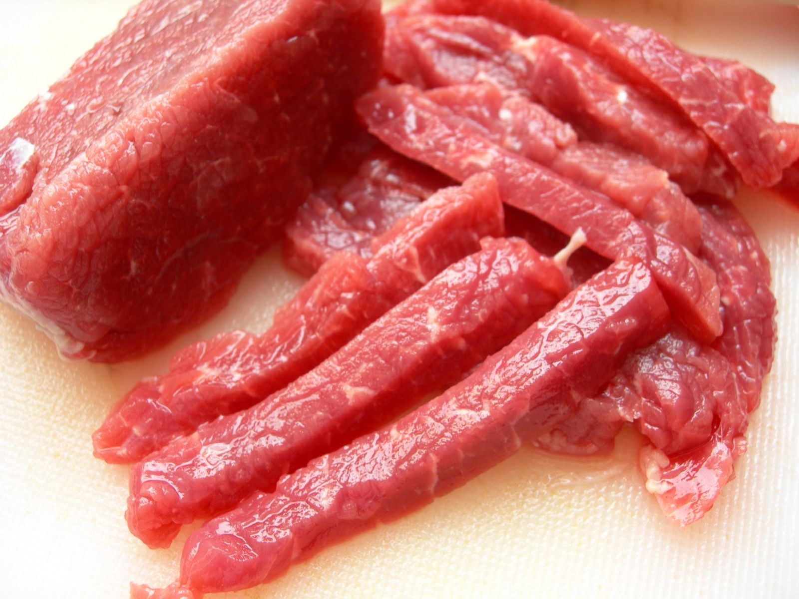 Thịt lợn cũng là loại thực phẩm cần phải nấu chín hoàn toàn