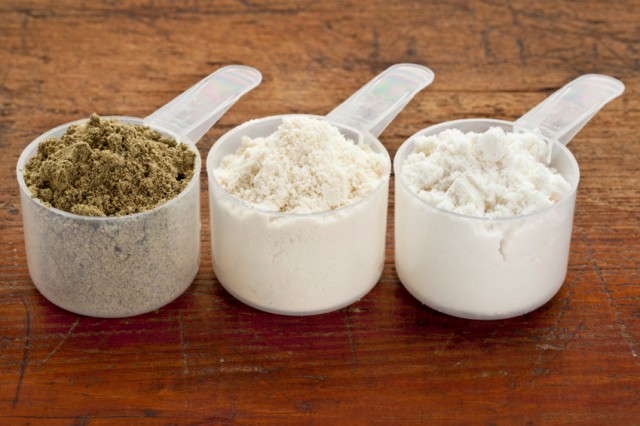 Lạm dụng thực phẩm chức năng như bột protein có thể gây nguy hại đến sức khỏe con người