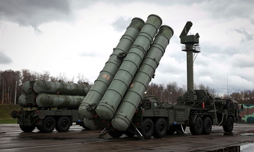 Hệ thống phòng thủ tên lửa S-400 Triumph của Nga