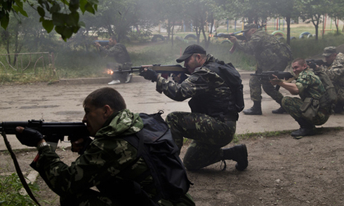 Tình hình Ukraine mới nhất: Đụng độ xảy ra tại các thị trấn quanh khu vực cảng biển chiến lược Mariupol